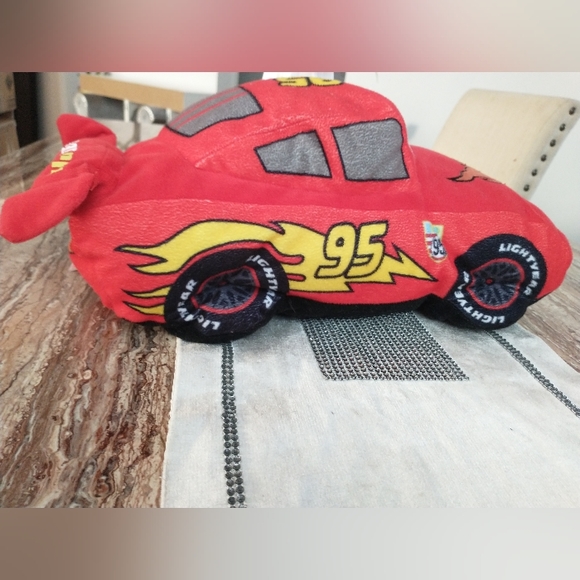 Flash McQueen Pillow car🏎️ 45cm - Picture 3 of 10
